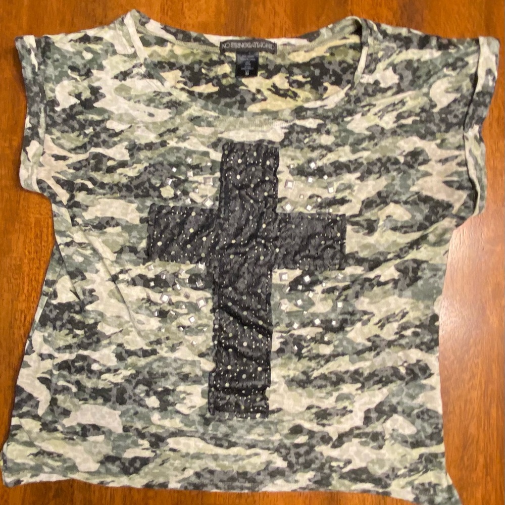 No strings attached shirt. Camo  print with black cross.  size medium.